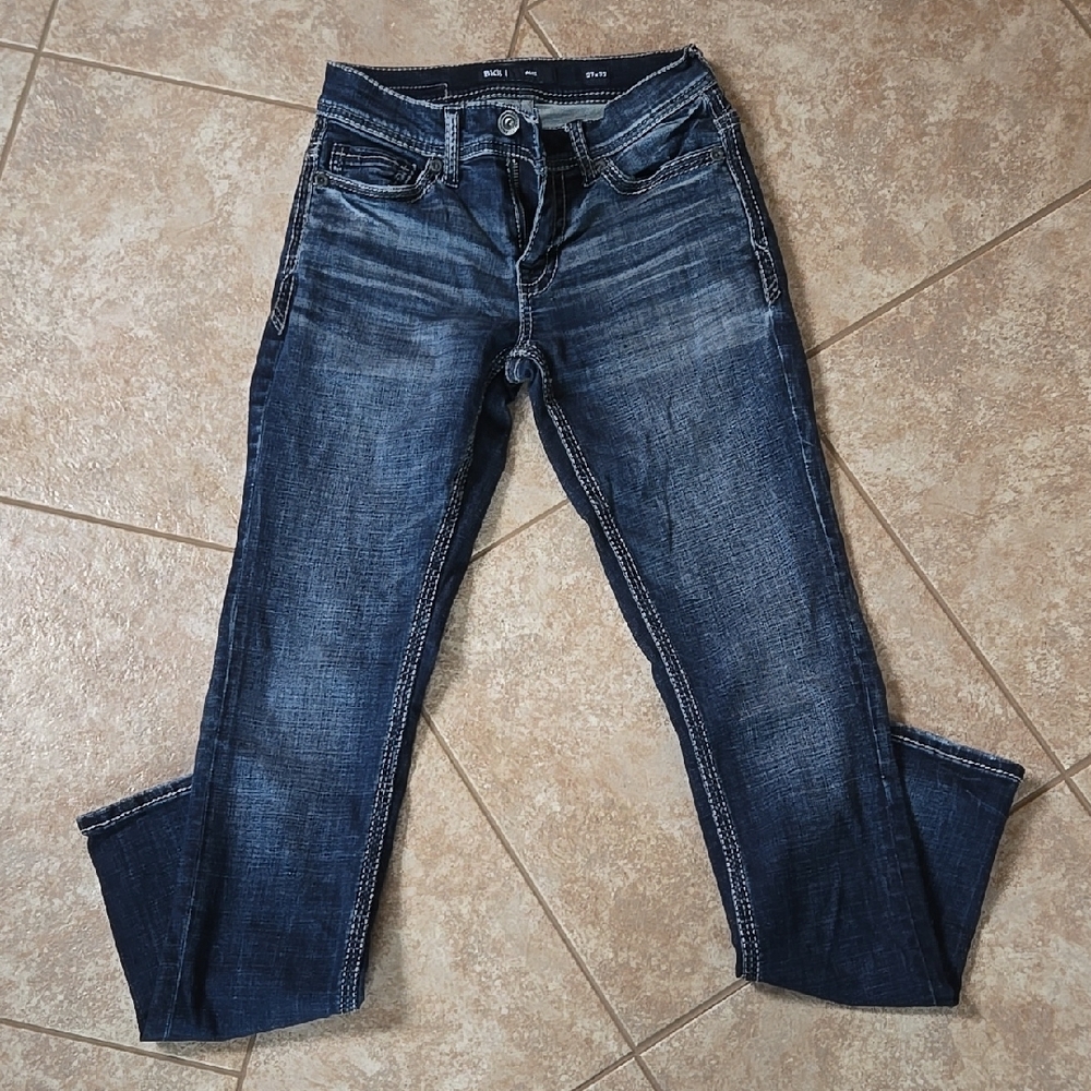 Blue Boot Cut Jeans with Classic Design and Subtle Fading